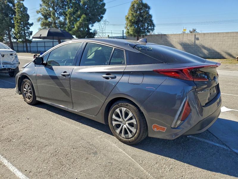 Фото 2 - TOYOTA PRIUS