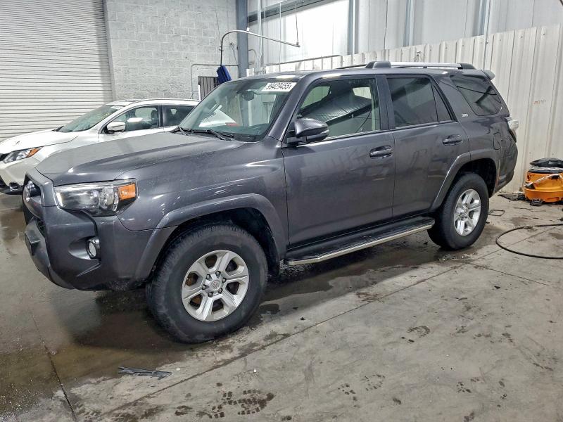 Фото 1 - TOYOTA 4RUNNER