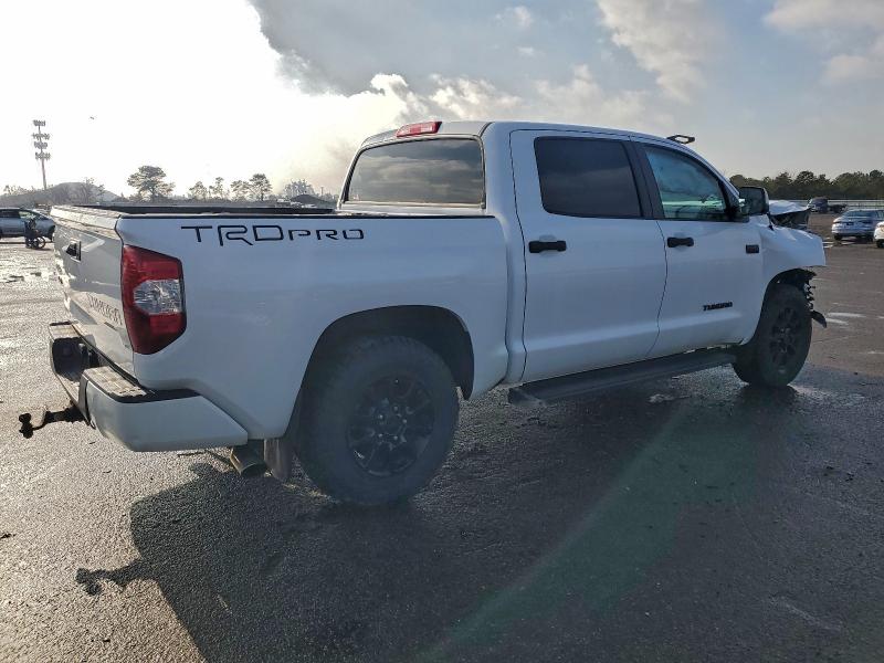 Фото 3 - TOYOTA TUNDRA