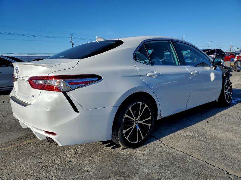Фото 3 - TOYOTA CAMRY