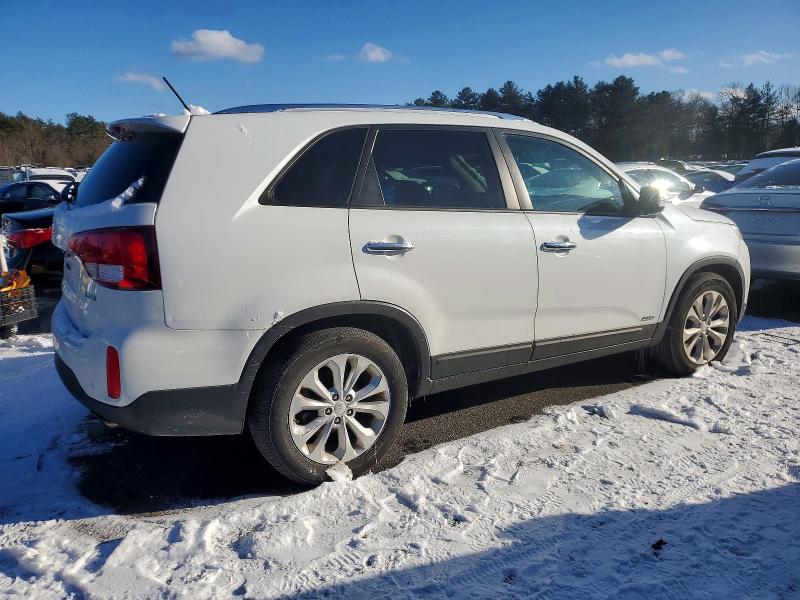 Фото 3 - KIA SORENTO