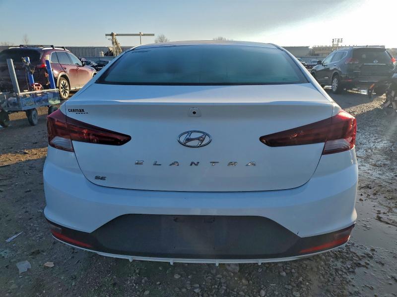 Фото 6 - HYUNDAI ELANTRA