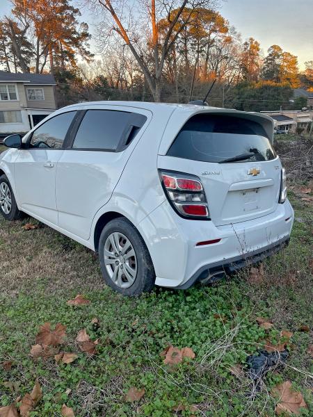 Фото 3 - CHEVROLET SONIC