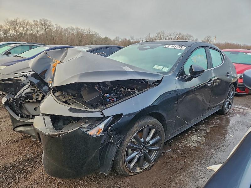 Фото 1 - MAZDA 3