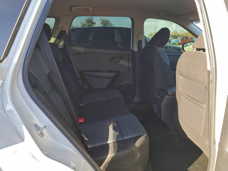 Фото 11 - NISSAN ROGUE