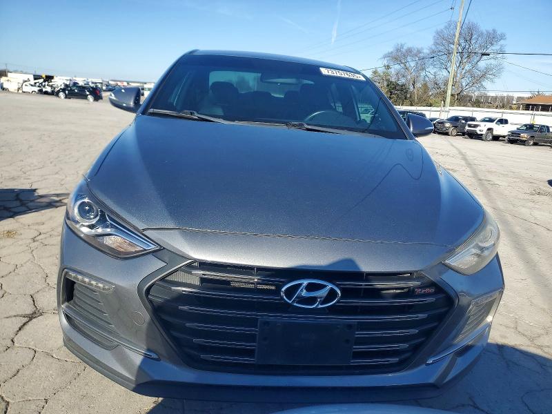 Фото 5 - HYUNDAI ELANTRA