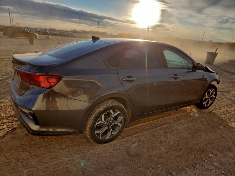 Фото 3 - KIA FORTE