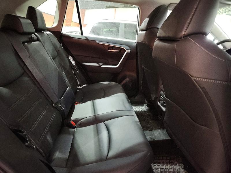 Фото 11 - TOYOTA RAV4