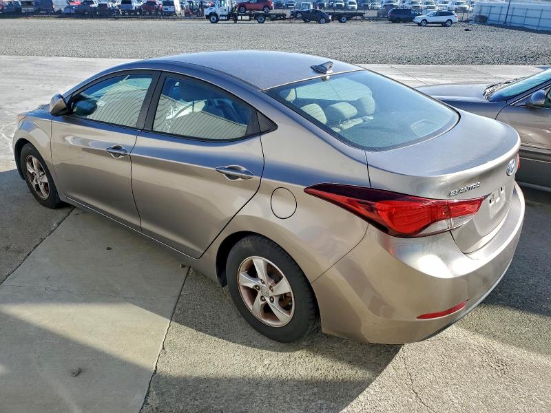 Фото 2 - HYUNDAI ELANTRA