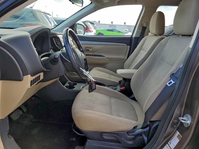 Фото 7 - MITSUBISHI OUTLANDER