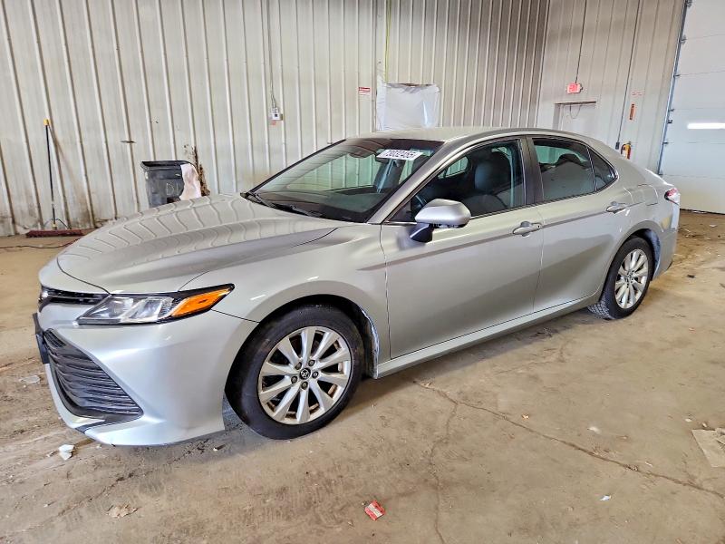 Фото 1 - TOYOTA CAMRY