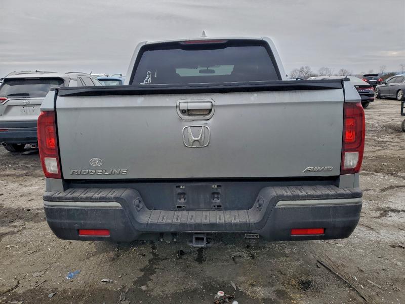 Фото 6 - HONDA RIDGELINE