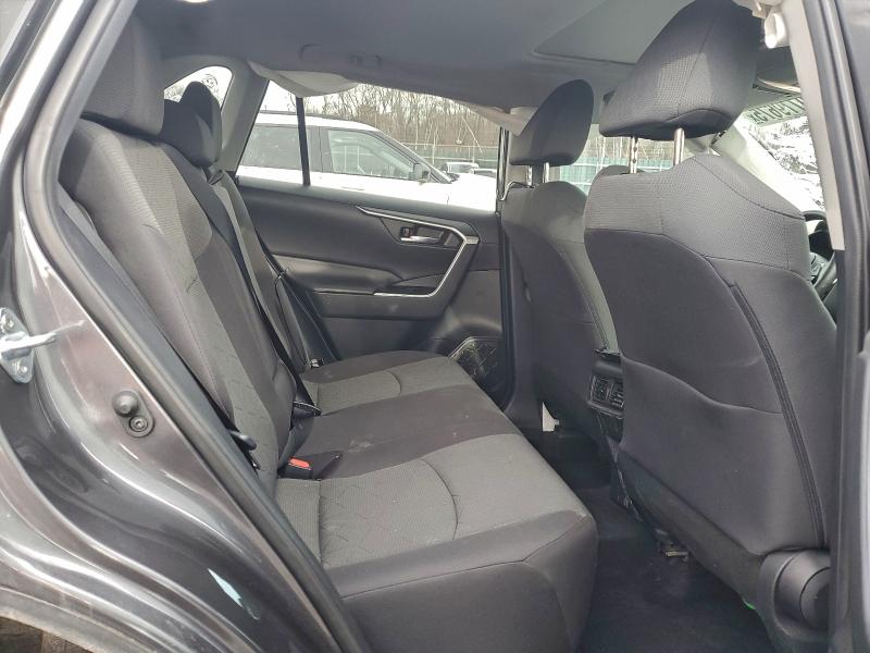 Фото 11 - TOYOTA RAV4