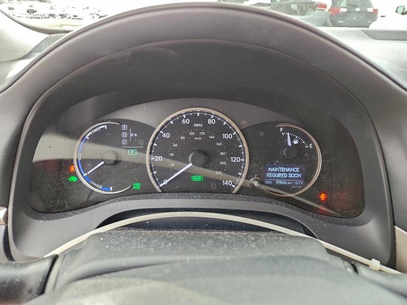 Фото 9 - LEXUS CT 200