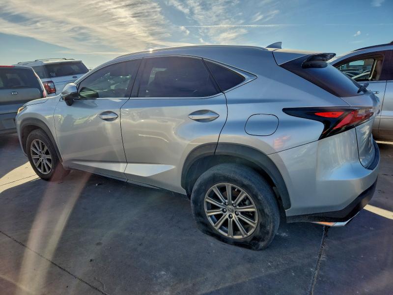 Фото 2 - LEXUS NX
