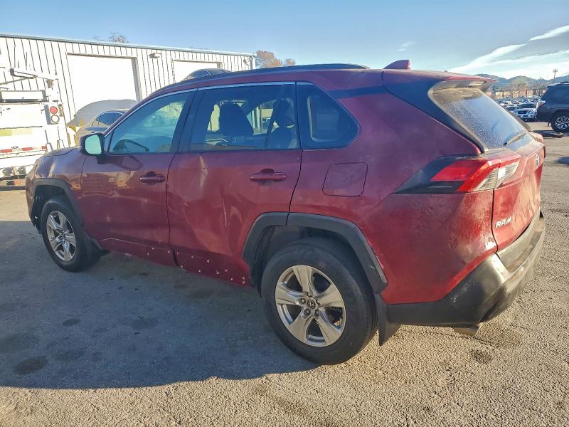 Фото 2 - TOYOTA RAV4