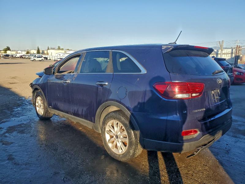 Фото 2 - KIA SORENTO