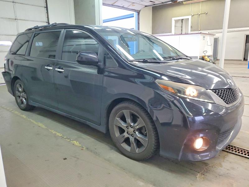 Фото 4 - TOYOTA SIENNA