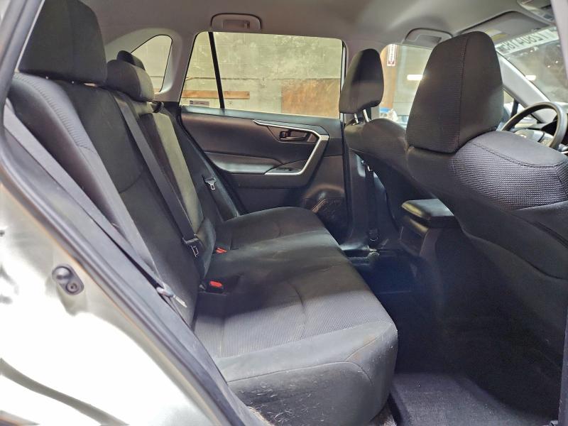 Фото 11 - TOYOTA RAV4