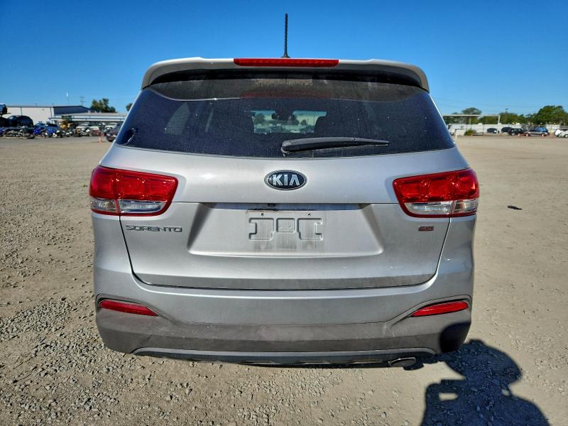 Фото 6 - KIA SORENTO