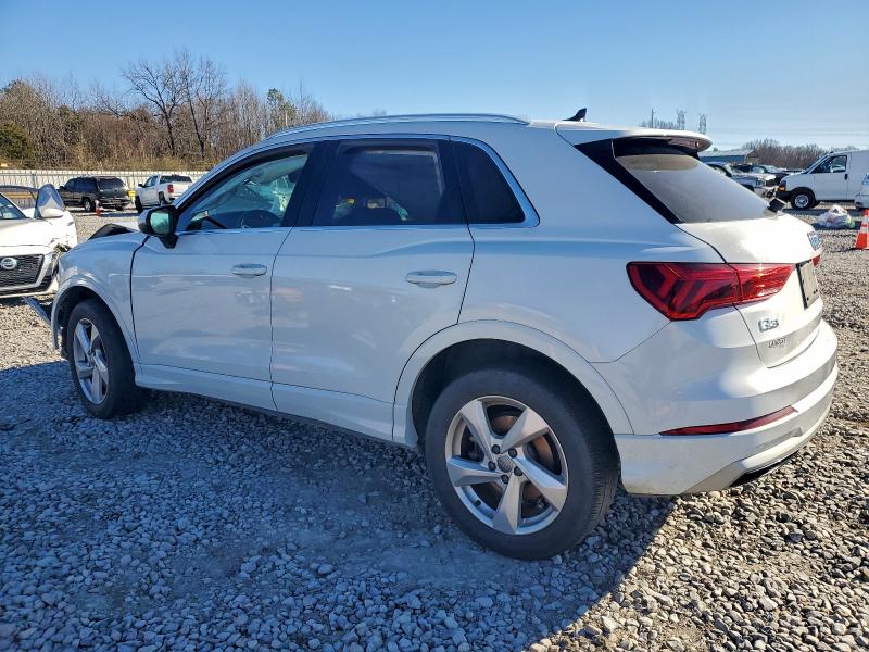 Фото 2 - AUDI Q3