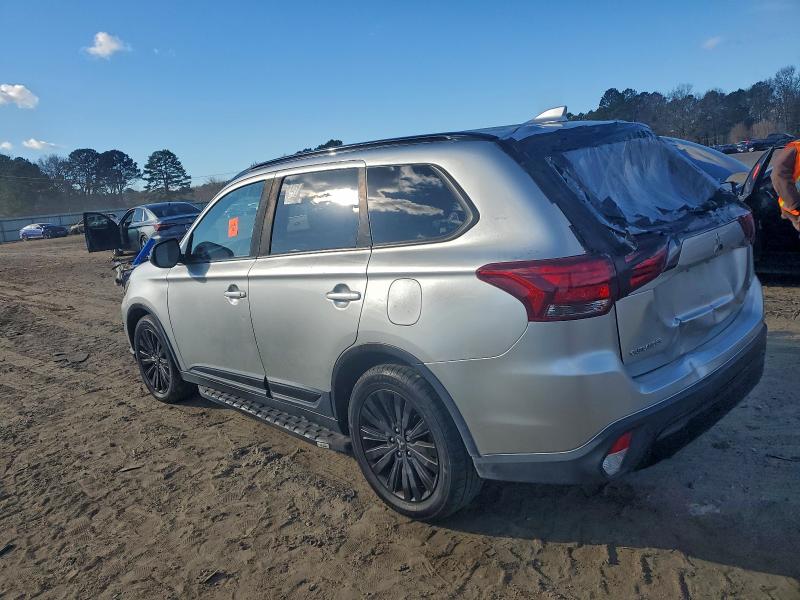 Фото 2 - MITSUBISHI OUTLANDER