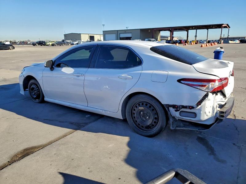 Фото 2 - TOYOTA CAMRY
