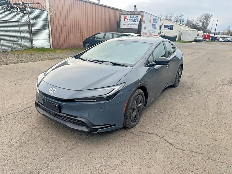 Фото 2 - TOYOTA PRIUS