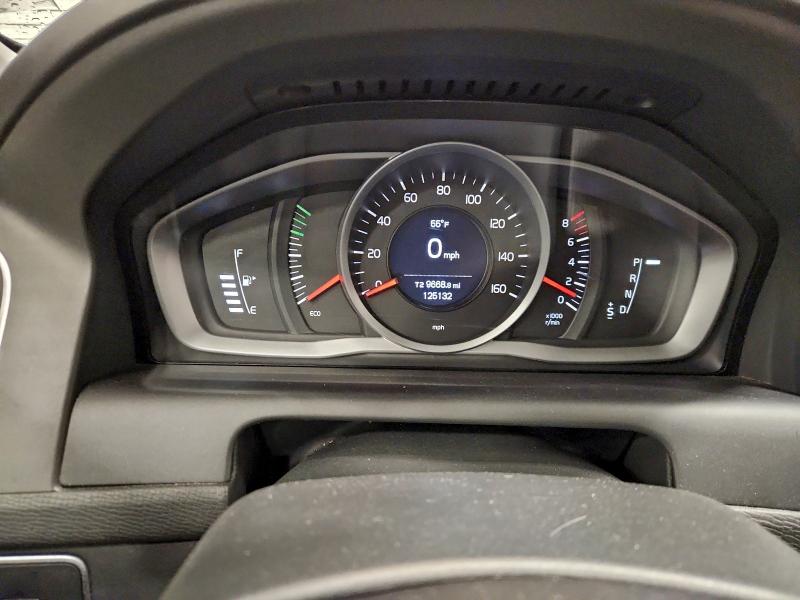 Фото 9 - VOLVO XC60