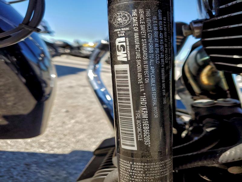 HARLEY-DAVIDSON FL 2014