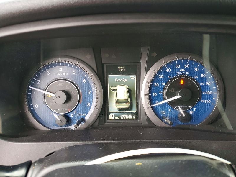 Фото 9 - TOYOTA SIENNA