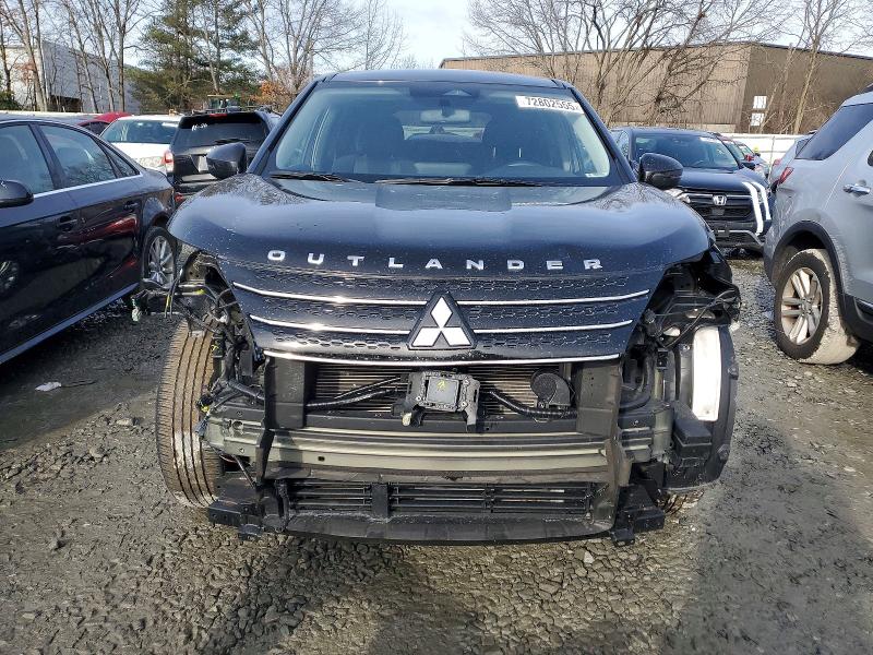 Фото 5 - MITSUBISHI OUTLANDER