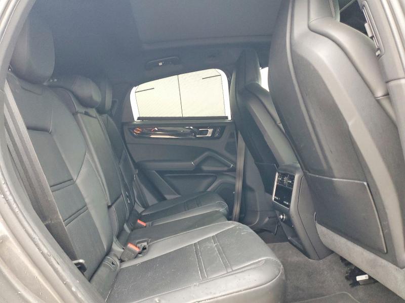 Фото 11 - PORSCHE CAYENNE