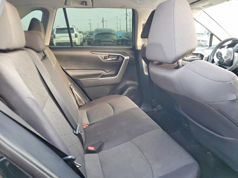 Фото 11 - TOYOTA RAV4