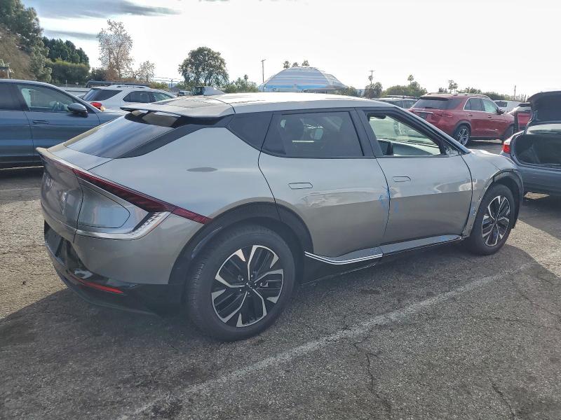 Фото 3 - KIA EV6 LIGHT