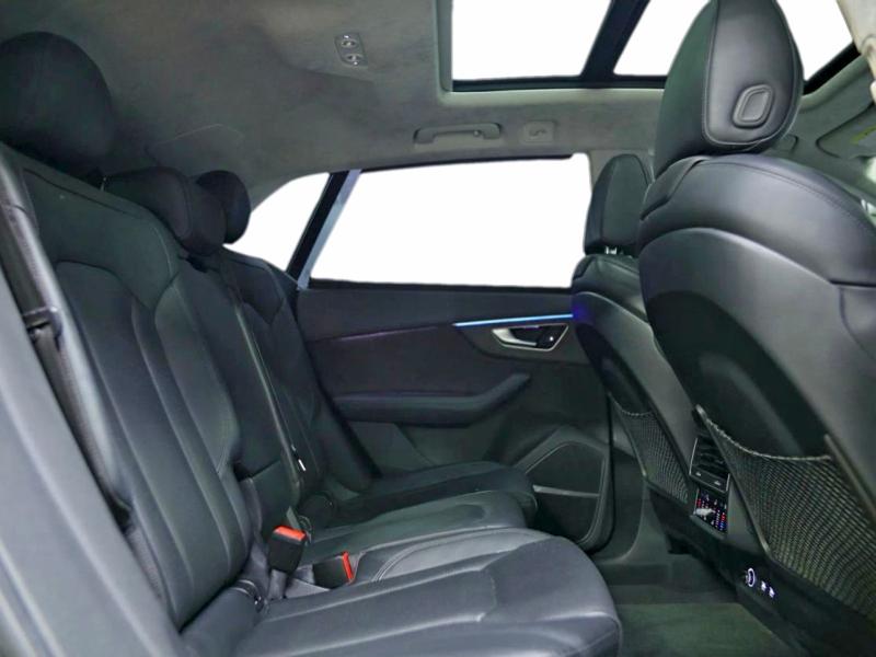 Фото 6 - AUDI Q8