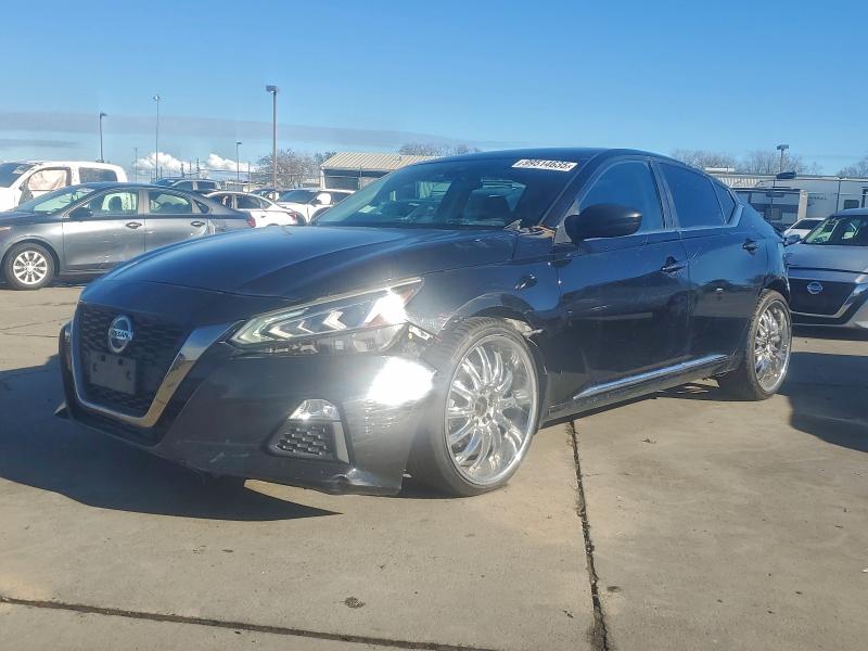 Фото 1 - NISSAN ALTIMA