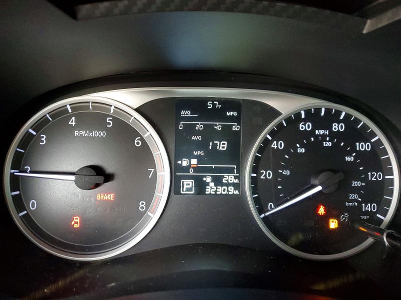 Фото 9 - NISSAN VERSA