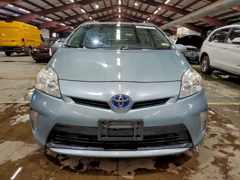 Фото 5 - TOYOTA PRIUS