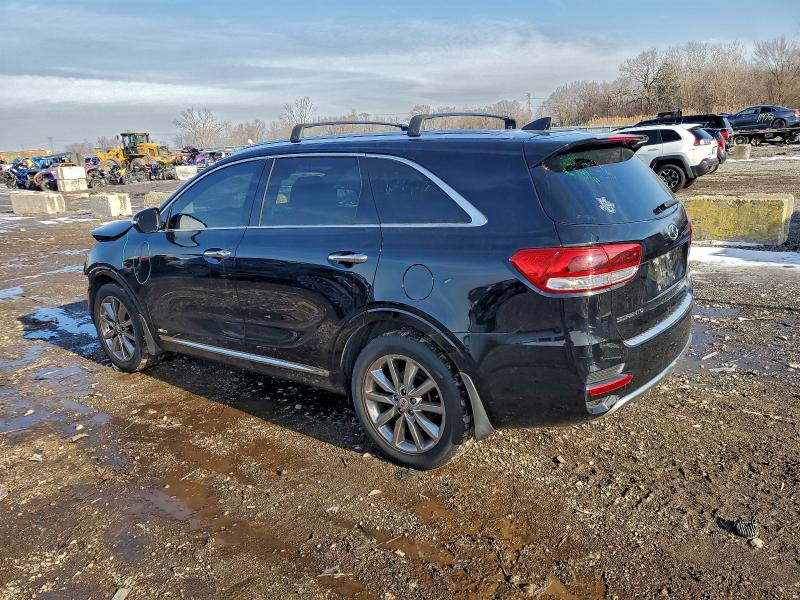 Фото 2 - KIA SORENTO