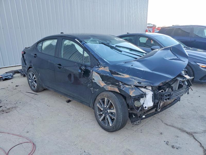 Фото 4 - NISSAN VERSA