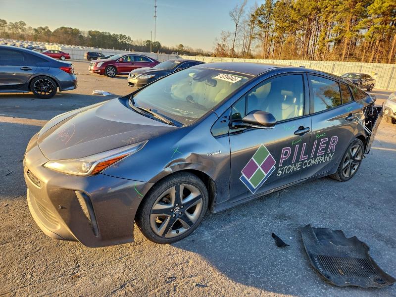 Фото 1 - TOYOTA PRIUS