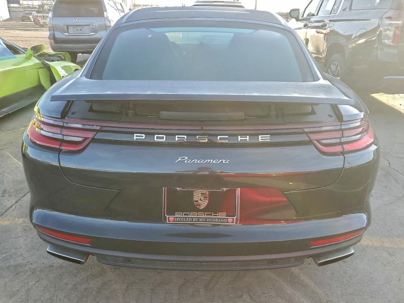 Фото 6 - PORSCHE PANAMERA