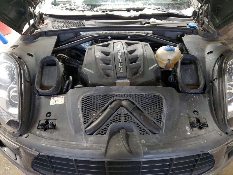 Фото 12 - PORSCHE MACAN