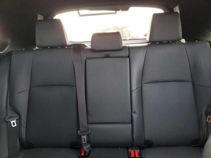 Фото 10 - SUBARU SOLTERRA P