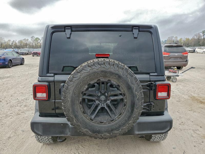 Фото 6 - JEEP WRANGLER