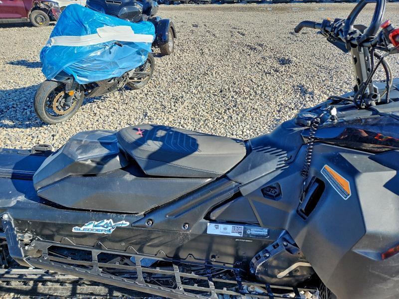 SKI-DOO SNOWMOBILE 2023