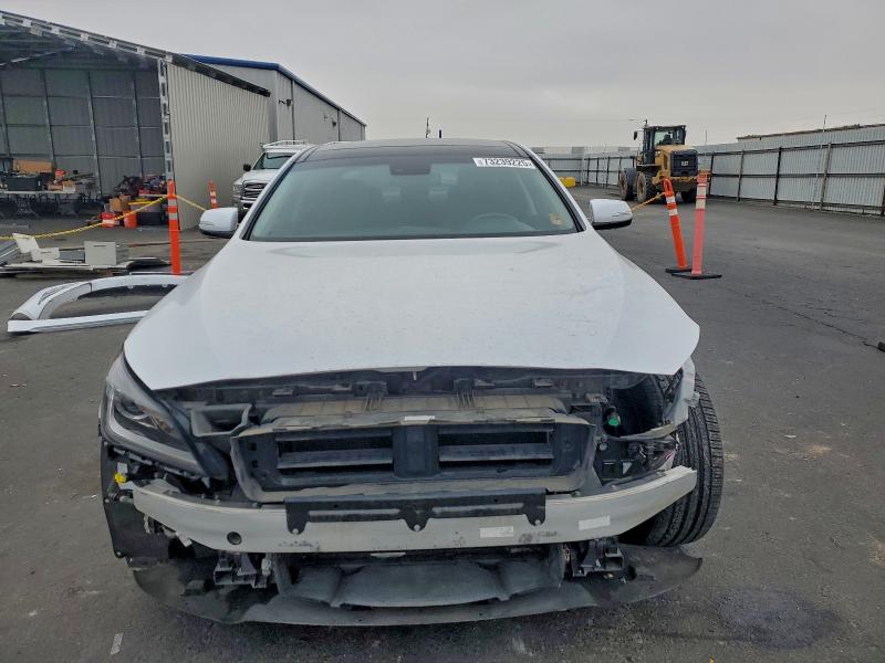 Фото 5 - HYUNDAI GENESIS