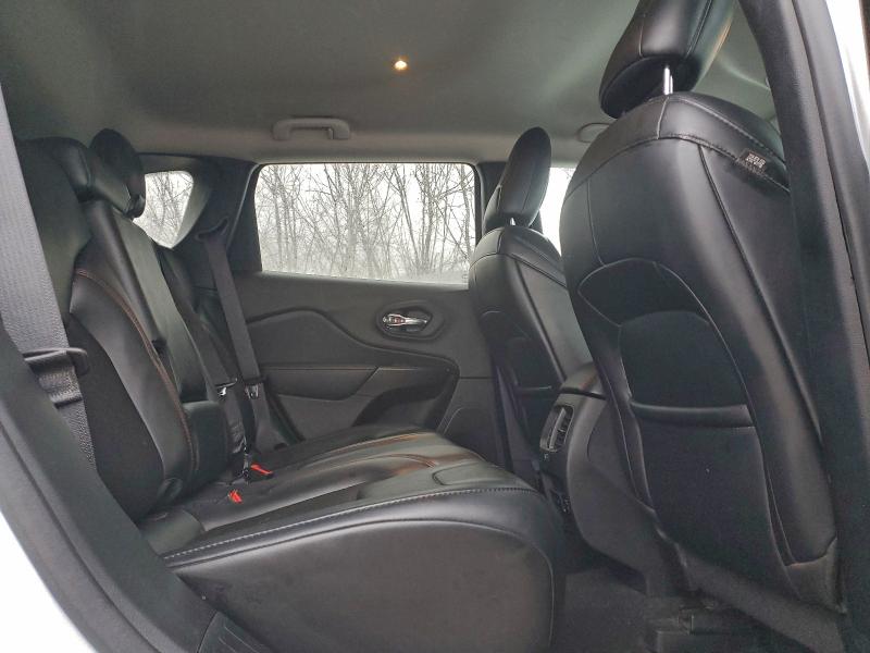 Фото 11 - JEEP CHEROKEE