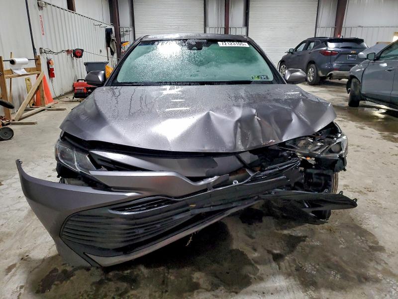 Фото 5 - TOYOTA CAMRY